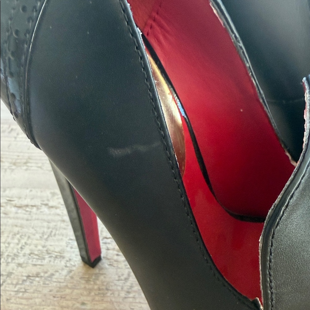 Taylor Says Rummy Black Leather Patent and Tassel Detail •6 inch heels• size 7 - Picture 11 of 12